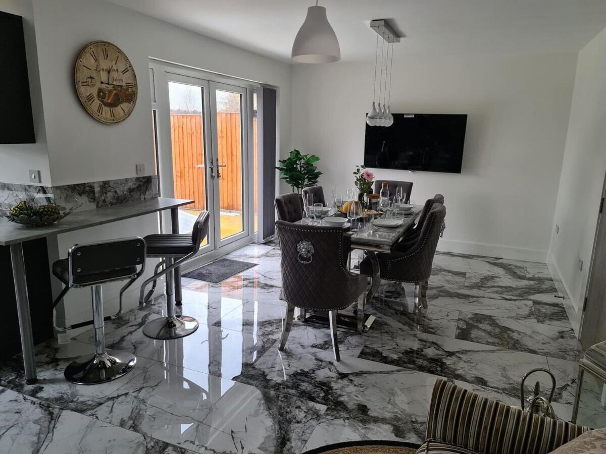 Sav 5 Bed Luxury Detached House In Leicester Humberstone Camera foto